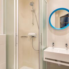 Отель Hôtel OZZ By Happyculture 2* Кровать в общем номере с двухъярусной кроватью фото 2