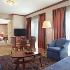 Отель Holiday Inn Thessaloniki Салоники комната для гостей фото 2
