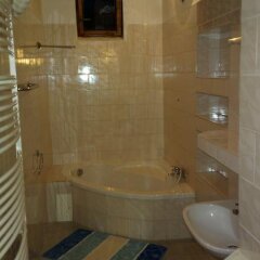 Отель Hostel 4 U - Dolni Chabry Чехия, Прага - отзывы, цены и фото номеров - забронировать отель Hostel 4 U - Dolni Chabry онлайн ванная фото 2