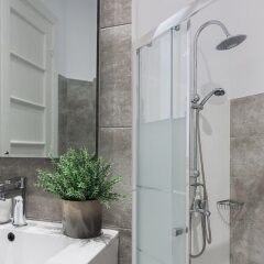 Апартаменты Monastiraki Apartments by Livin Urbban ванная