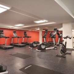 Отель Radisson Hotel Vancouver Airport Канада, Ричмонд - отзывы, цены и фото номеров - забронировать отель Radisson Hotel Vancouver Airport онлайн фитнесс-зал фото 4