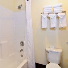 Comfort Inn Troutdale - Portland East in Troutdale, United States of America from 138$, photos, reviews - zenhotels.com bathroom photo 2