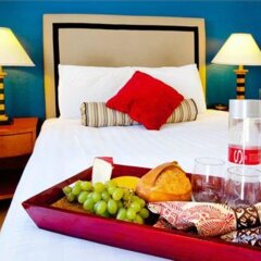 Отель The Alpine Inn & Suites в номере фото 2