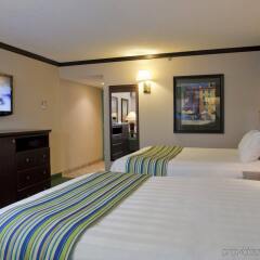 Отель Best Western Plus Port O'Call Hotel Канада, Калгари - отзывы, цены и фото номеров - забронировать отель Best Western Plus Port O'Call Hotel онлайн удобства в номере
