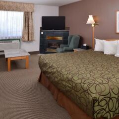 Отель Canadas Best Value Inn Valemount
