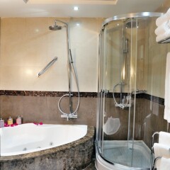 Отель Samaya Hotel Deira ОАЭ, Дубай - отзывы, цены и фото номеров - забронировать отель Samaya Hotel Deira онлайн ванная