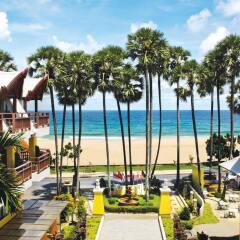 Отель Woraburi Phuket Resort & Spa пляж
