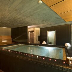 Отель DUPARC Contemporary Suites бассейн