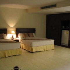 Crown Pattaya Beach Hotel сейф в номере