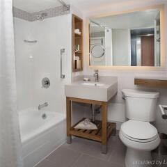 Отель New York Hilton Midtown ванная фото 3