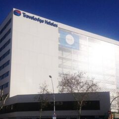 Отель Travelodge Barcelona Poblenou фото 4
