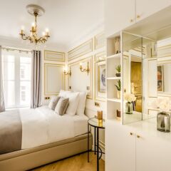 Отель Luxury 6Bdr 5Bth Heritage Building - Louvre View Франция, Париж - отзывы, цены и фото номеров - забронировать отель Luxury 6Bdr 5Bth Heritage Building - Louvre View онлайн комната для гостей фото 3