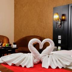 Отель Royal Grand Suite Шарджа сейф в номере