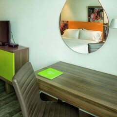 Отель Hampton by Hilton Cali удобства в номере фото 2