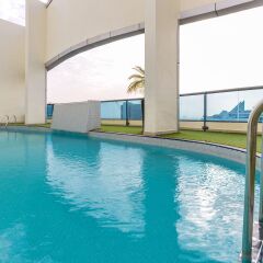 First Central Hotel Suites бассейн фото 2