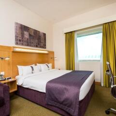 Отель Holiday Inn Express Dubai Airport комната для гостей фото 2