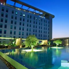 Отель Aloft Abu Dhabi бассейн фото 3