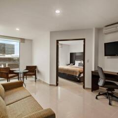 Отель Wyndham Garden Guadalajara Acueducto комната для гостей фото 4