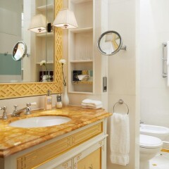 Отель The Lanesborough, an Oetker Collection Hotel Великобритания, Лондон - 8 отзывов об отеле, цены и фото номеров - забронировать отель The Lanesborough, an Oetker Collection Hotel онлайн ванная