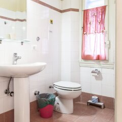 Отель Bed & Bed Cassia Италия, Флоренция - 10 отзывов об отеле, цены и фото номеров - забронировать отель Bed & Bed Cassia онлайн ванная фото 3