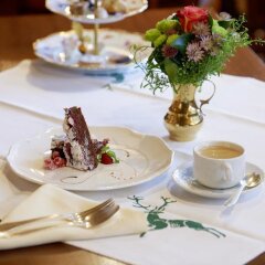 Hotel Jagdhaus Monzabon питание