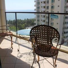 Апартаменты Sanya Haizhixing Seascape Holiday Apartment балкон