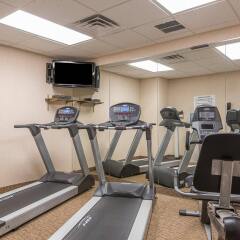 Отель Holiday Inn Express Haskell-Wayne Area фитнесс-зал