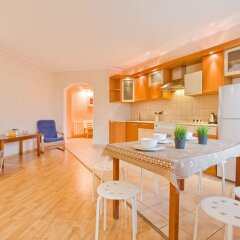 Апартаменты Hello Apartment on Staroderevenskaya 33 Санкт-Петербург в номере фото 2