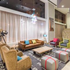 Tryp Barcelona Apolo Hotel интерьер отеля