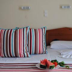 Mediterranean Hotel Apartments & Studios комната для гостей