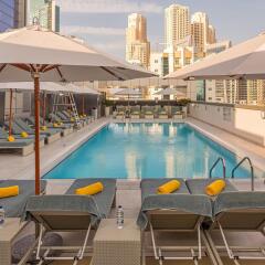 Отель Wyndham Dubai Marina Дубай бассейн