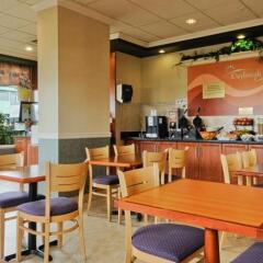 Отель Days Inn Vancouver Airport Канада, Ричмонд - отзывы, цены и фото номеров - забронировать отель Days Inn Vancouver Airport онлайн питание фото 2