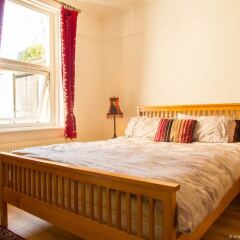 Отель Bright and Spacious 1 Bedroom Flat With Garden Брайтон комната для гостей фото 2