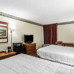 Отель Clarion Inn Chattanooga США, Чаттануга - отзывы, цены и фото номеров - забронировать отель Clarion Inn Chattanooga онлайн удобства в номере