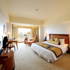 Отель Hôtel du Parc Hanoi сейф в номере
