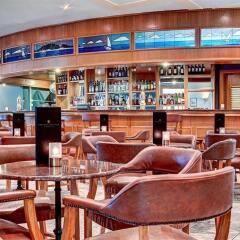 Coastline Hotel Нашшар гостиничный бар