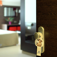 Aqua Hotel Montagut Suites сейф в номере