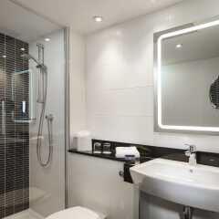 Отель Park Inn by Radisson London Heathrow ванная фото 2
