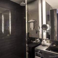 Отель Holiday Inn Bangkok Sukhumvit Бангкок ванная