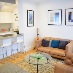 Отель Bermondsey 2 Bedroom Flat With Garden Великобритания, Лондон - отзывы, цены и фото номеров - забронировать отель Bermondsey 2 Bedroom Flat With Garden онлайн комната для гостей фото 4