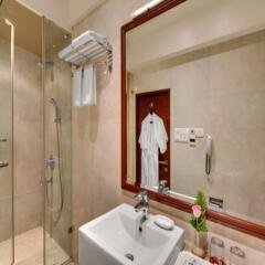 Hotel The Golden Oak Raipur ванная