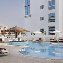 Отель Hyatt Place Dubai Al Rigga Residences бассейн фото 2