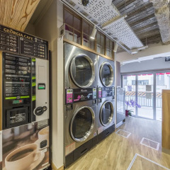 EAST57 ASAKUSABASHI - Hostel банкомат