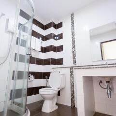 Baan Phor Phan Hotel ванная
