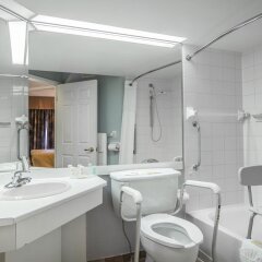 Отель Churchill Living Olympia House ванная