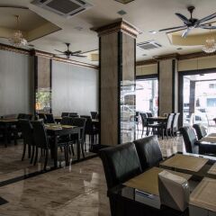 Nida Rooms Regal Marble Hotel гостиничный бар