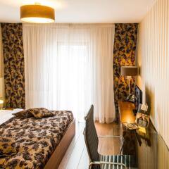 Golden Fish Hotel Apartments Пльзень комната для гостей