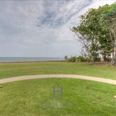 Отель Amazing 5 Bedroom Condo on the Beach SP пляж