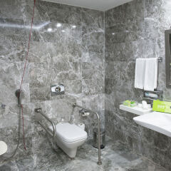Holiday Inn Gaziantep Турция, Газиантеп - отзывы, цены и фото номеров - забронировать отель Holiday Inn Gaziantep онлайн ванная