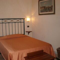 Отель Domus Florentiae Hotel Италия, Флоренция - 1 отзыв об отеле, цены и фото номеров - забронировать отель Domus Florentiae Hotel онлайн сейф в номере